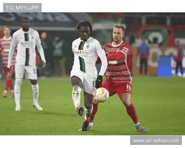 门兴客场作战，防守反击战术应对霍芬海姆高压逼抢