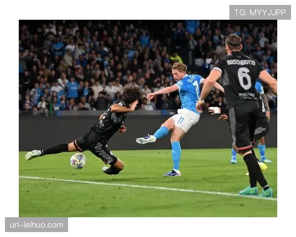 那不勒斯主场4-0横扫克雷莫内塞，巩固联赛第二位置